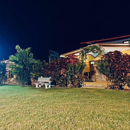 Kashmir Farmhouse - Hyderabad Villa Exteriör bild